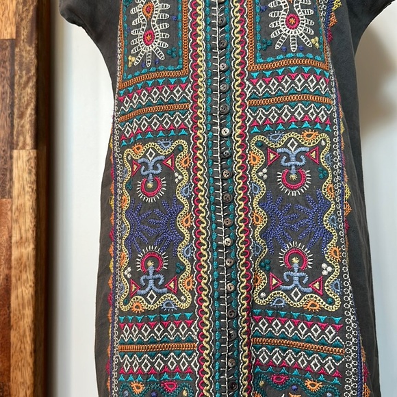 JOHNNY WAS Embroidered Linen Dress - Picture 4 of 8